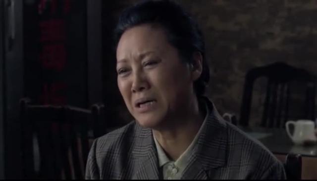 前妻去世後接岳母來過年,突然接到一個電話,我趕緊送她離開!