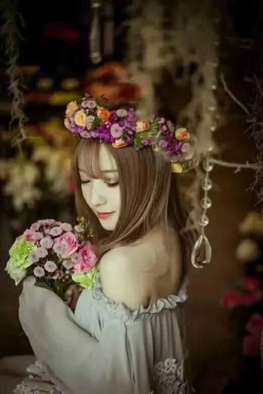 這輩子，做個像花一樣美的女人，花香浮動，優雅獨立