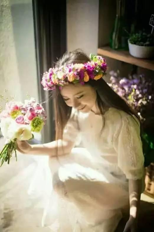 這輩子，做個像花一樣美的女人，花香浮動，優雅獨立