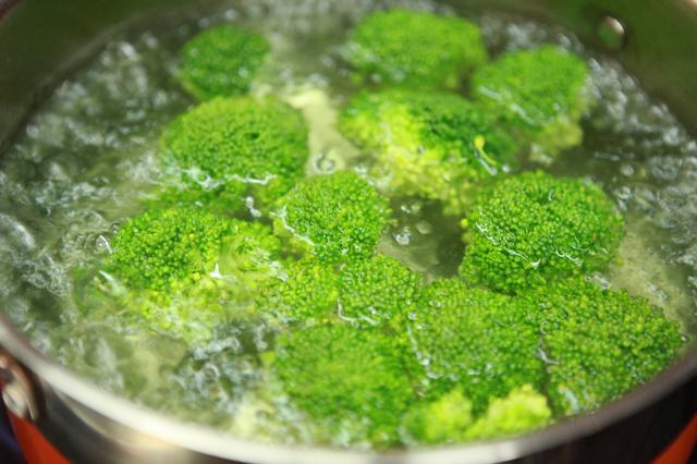提醒:用醬油炒這4種菜,產生大量亞硝胺,這可是致癌物哦!