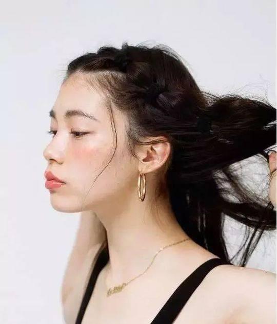 洗頭前做這三件事,頭髮柔順又迷人,還省洗髮水!