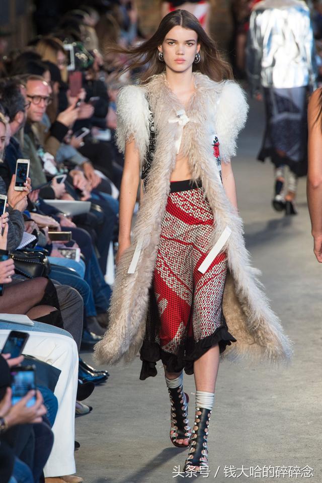 上班這麼穿辦公室氣場完爆:Altuzarra2018春秀場女裝合輯