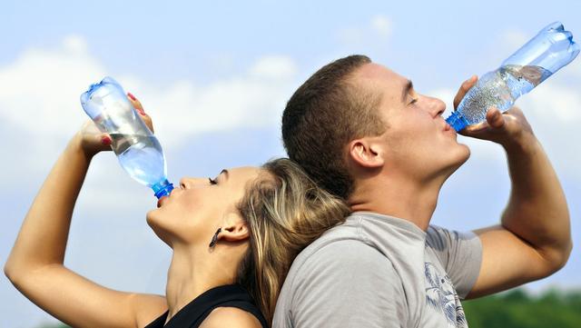 身體出現這8個症狀說明：你喝水太多，可能已中毒！