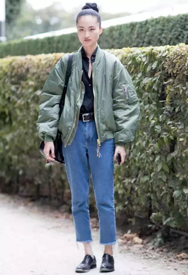 喜歡逛街的女孩,穿上這2款外套,時尚度甩別人一條街