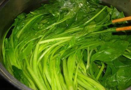 初春正好做這道涼菜,簡單不費時,好吃又營養