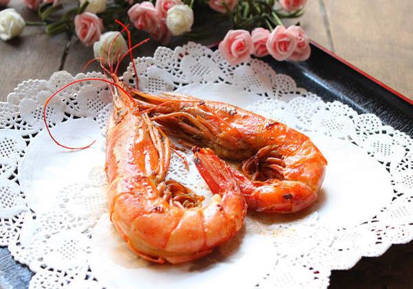 阿根廷紅蝦才是刺身料理界的寵兒，看著真讓人垂涎欲滴！