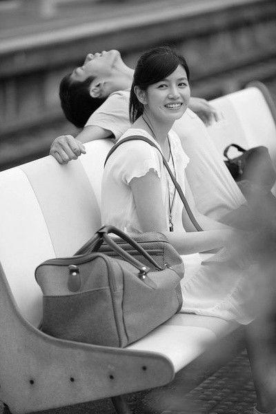 在奉獻中求快樂,在忠誠中求幸福