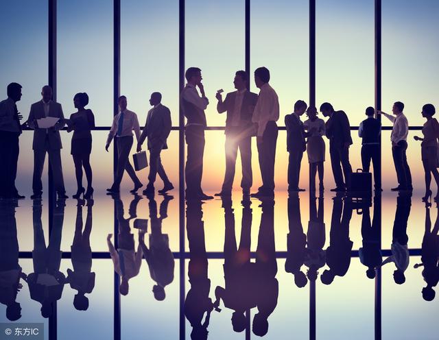 擦肩的是機遇，手邊的是人生