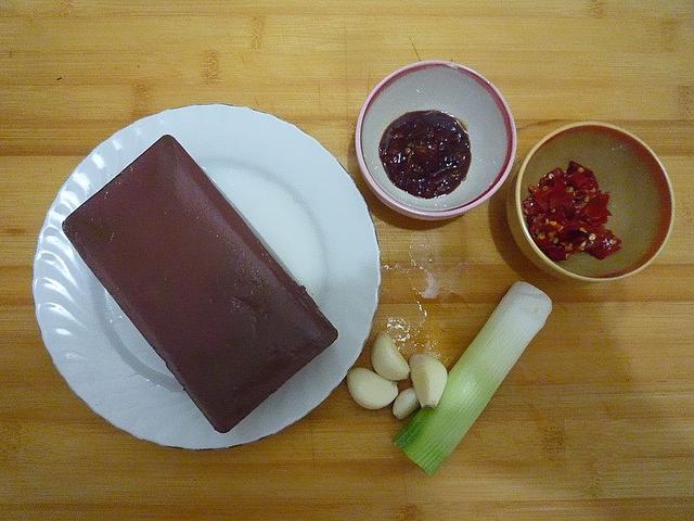 這菜要做給家人吃，尤其是肝不好的朋友，女人吃還能改善面色發黃