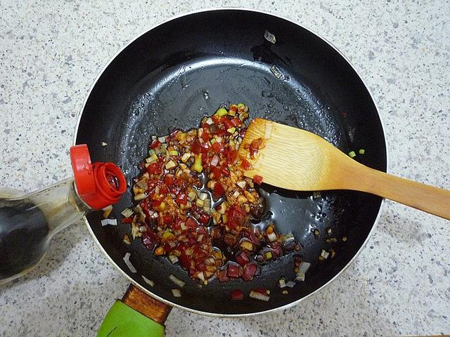 這菜要做給家人吃，尤其是肝不好的朋友，女人吃還能改善面色發黃