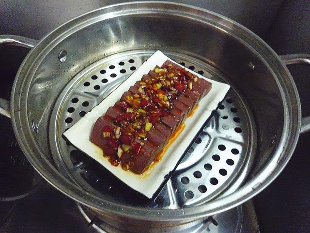 這菜要做給家人吃，尤其是肝不好的朋友，女人吃還能改善面色發黃