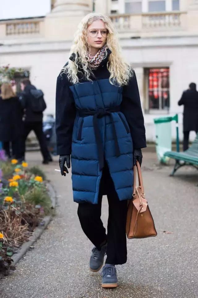 這是個萬能的時髦小物,能顯臉小還能輕鬆點亮全身!