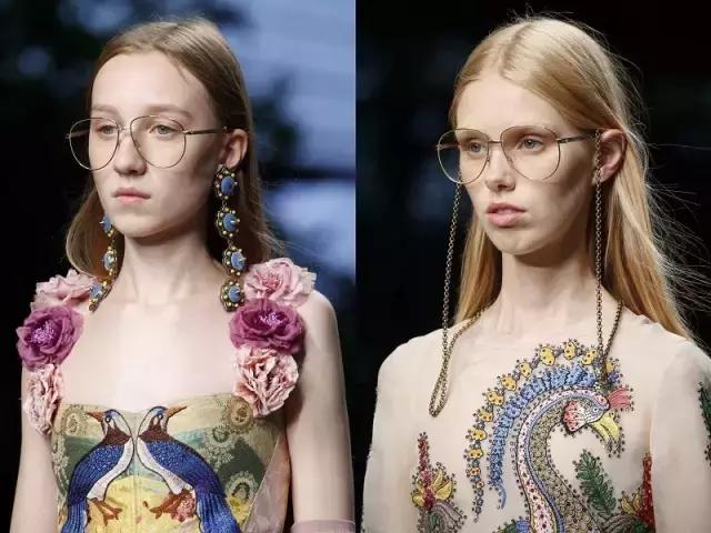 這是個萬能的時髦小物,能顯臉小還能輕鬆點亮全身!