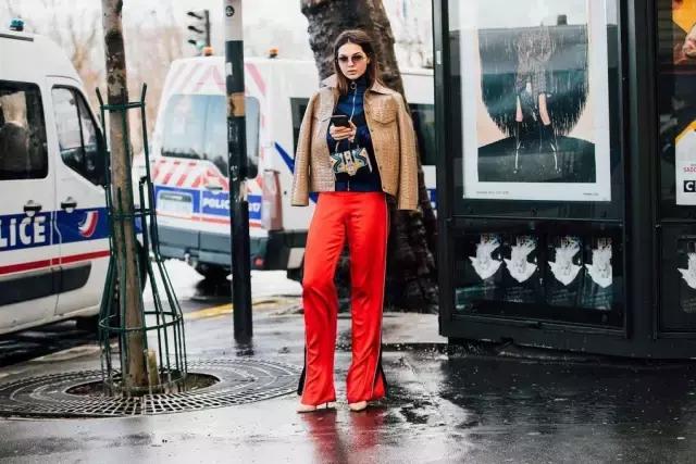 這是個萬能的時髦小物,能顯臉小還能輕鬆點亮全身!