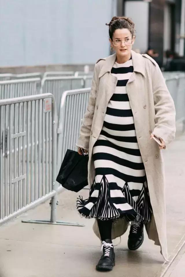 這是個萬能的時髦小物,能顯臉小還能輕鬆點亮全身!