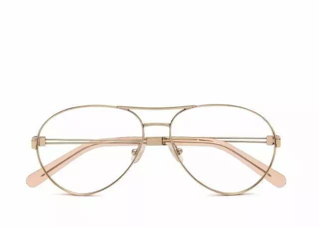 這是個萬能的時髦小物,能顯臉小還能輕鬆點亮全身!