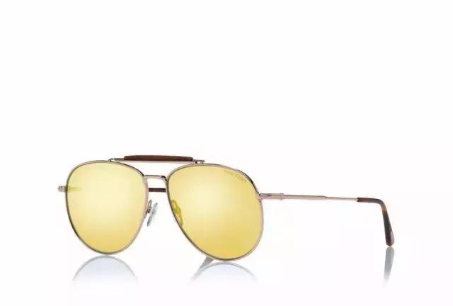 這是個萬能的時髦小物,能顯臉小還能輕鬆點亮全身!