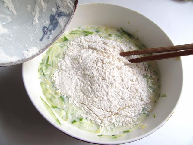 這款快手早餐餅，幫你十分鐘就能搞定，學會再也不用買路邊攤