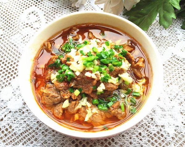 這菜飯店一碗就要40元，在家做不到20元，麻辣爽口，爽滑鮮嫩