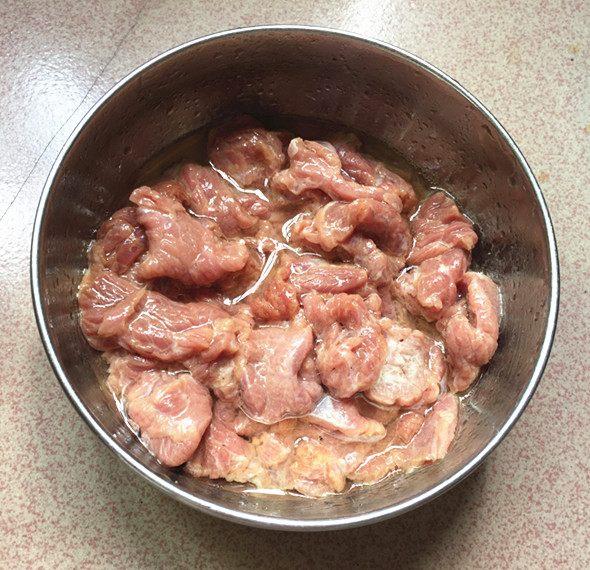 這菜飯店一碗就要40元，在家做不到20元，麻辣爽口，爽滑鮮嫩