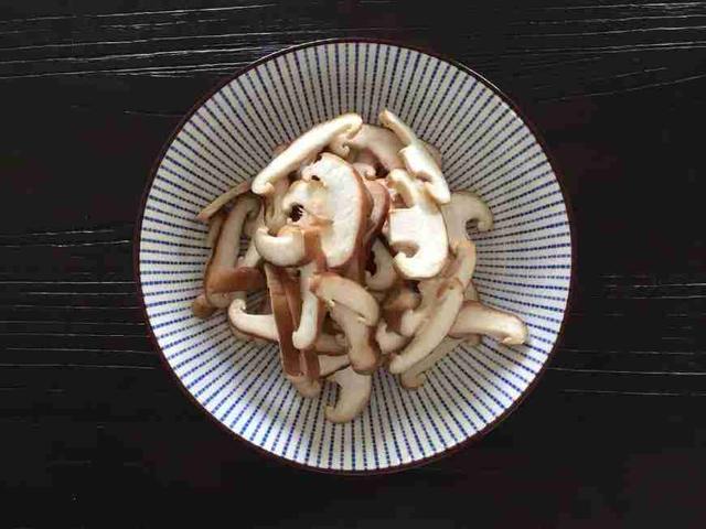 這飯我家隔三差五就想吃,不吃就饞得慌,有了這飯都不用炒菜了