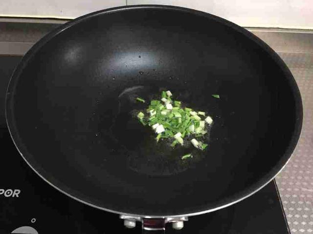 這飯我家隔三差五就想吃,不吃就饞得慌,有了這飯都不用炒菜了