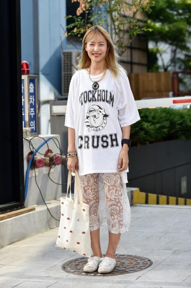 只需一個帆布袋,Effortless Chic風就能輕鬆打造出來!