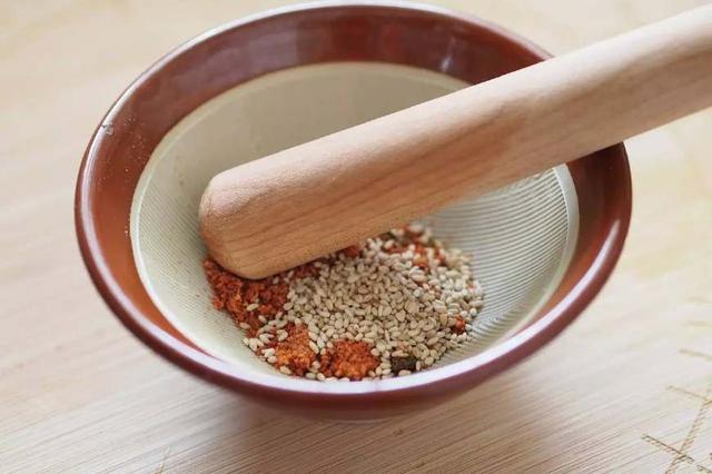 雞胸肉總是不夠入味，試試這麼做，保證鮮嫩入味超好吃