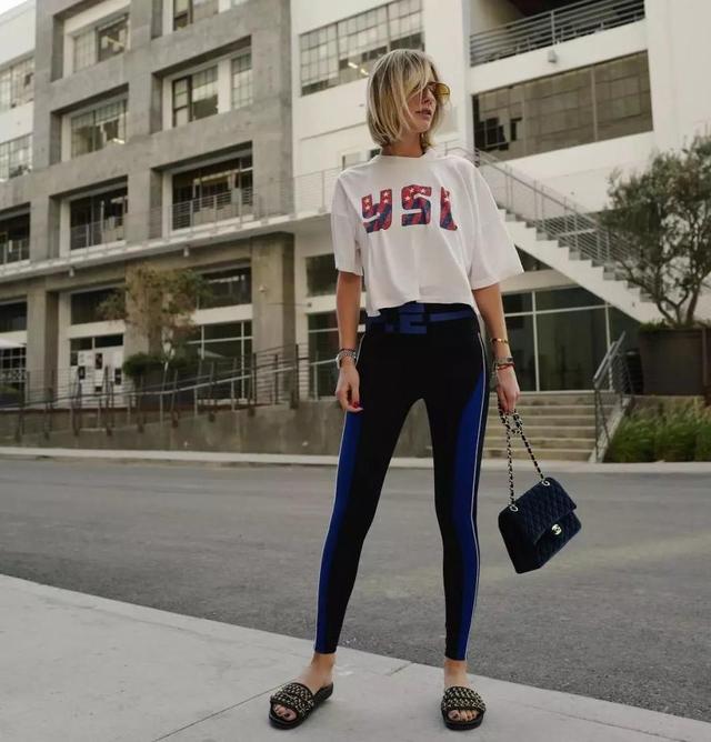 所有姑娘都能模仿的穿搭套路，她有