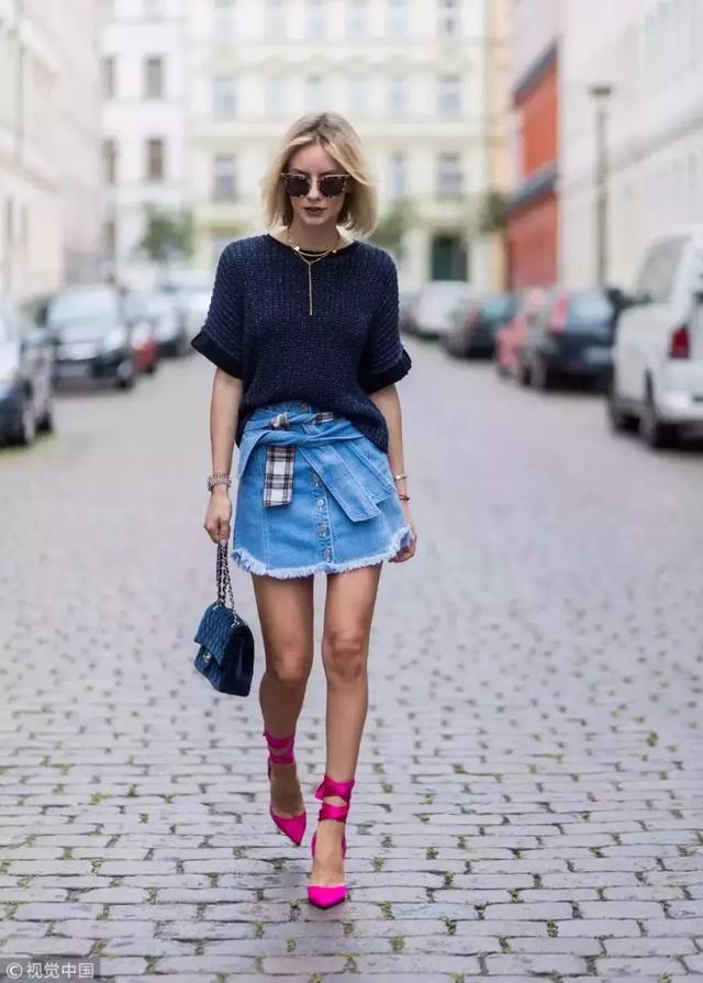 所有姑娘都能模仿的穿搭套路，她有