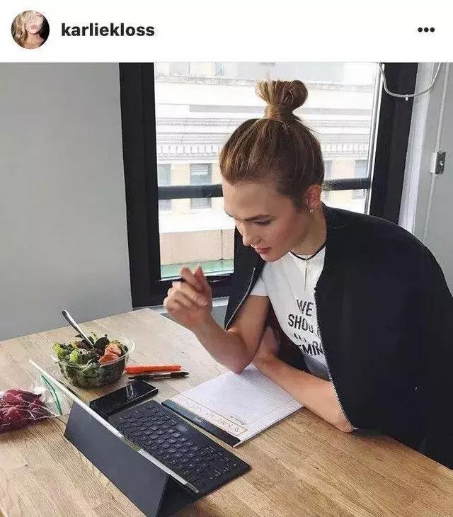 長腿超模放棄900萬美元高薪當碼農，26歲成功登上福布斯！