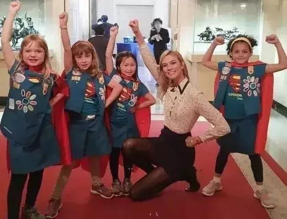 長腿超模放棄900萬美元高薪當碼農，26歲成功登上福布斯！