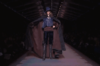 長腿超模放棄900萬美元高薪當碼農，26歲成功登上福布斯！