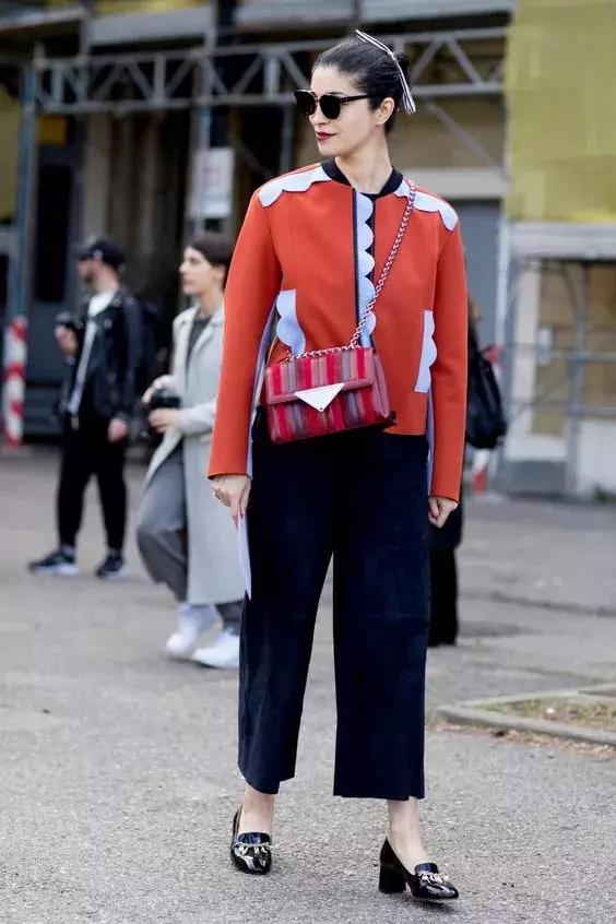 一條小黑褲,搞定100種時髦搭配! !