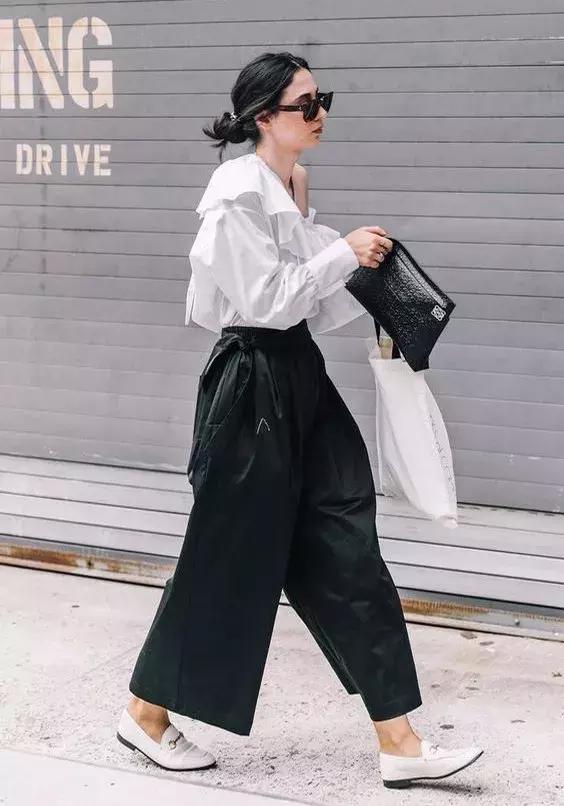 一條小黑褲,搞定100種時髦搭配! !