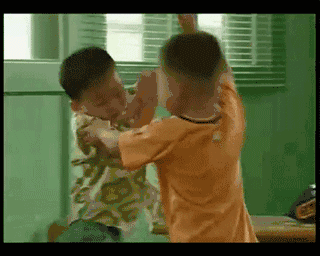 孩子“打人”、”被人打”，最佳解決方式是？ 聰明的父母這樣做！