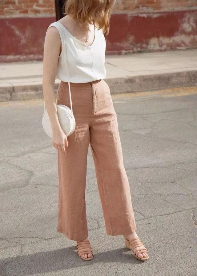 背心居然火了,原來它單穿這麼好看!