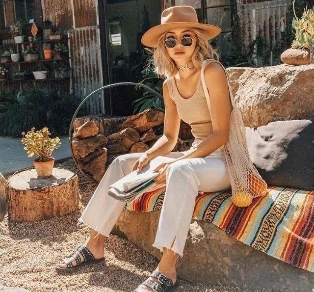 背心居然火了,原來它單穿這麼好看!