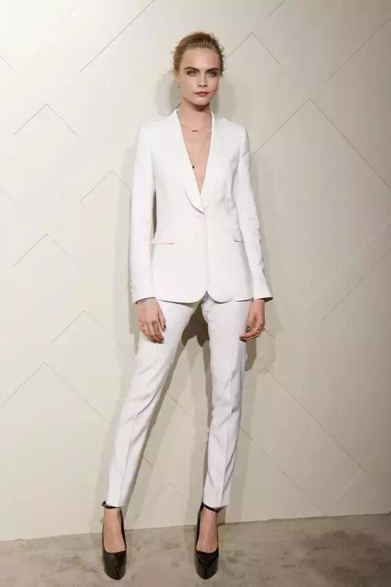 高跟鞋與九分褲，時髦搭配讓你玩轉整個夏天！