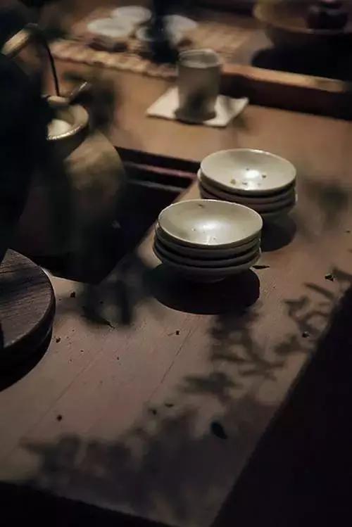 成功的人，背後是辛苦的付出; 富足的人，背後是終日的忙碌