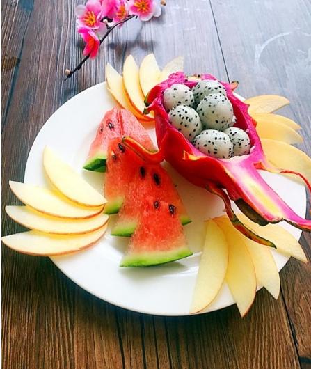 教你做冰涼的西瓜水果拼盤，簡單幾步，讓人食慾大增，降暑又解渴