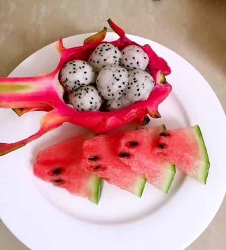 教你做冰涼的西瓜水果拼盤，簡單幾步，讓人食慾大增，降暑又解渴