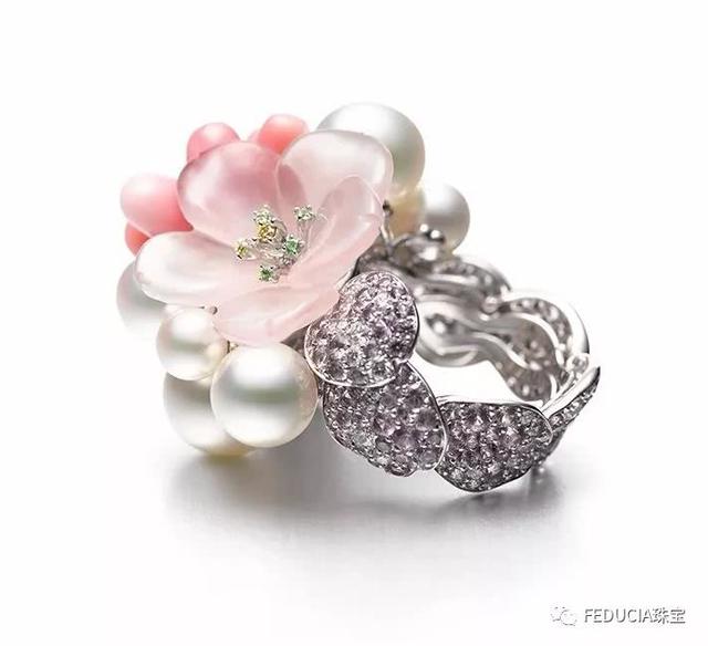 珍珠是一種古老的有機寶石,兩億年前的寶石保養!