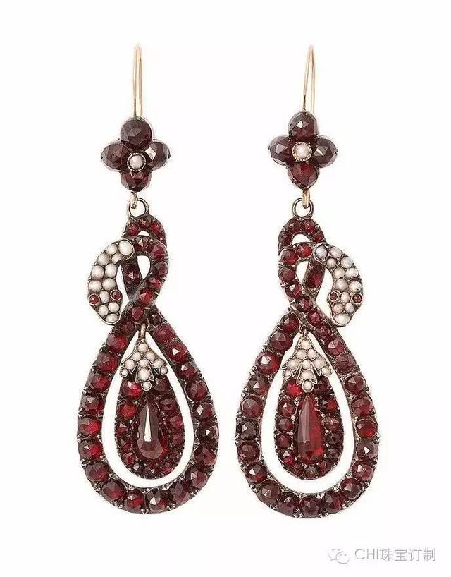 珍珠是一種古老的有機寶石,兩億年前的寶石保養!