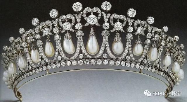 珍珠是一種古老的有機寶石,兩億年前的寶石保養!