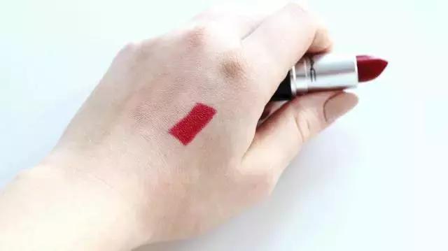 MAC口紅千千萬，這十隻最經典，不好意思已經全all