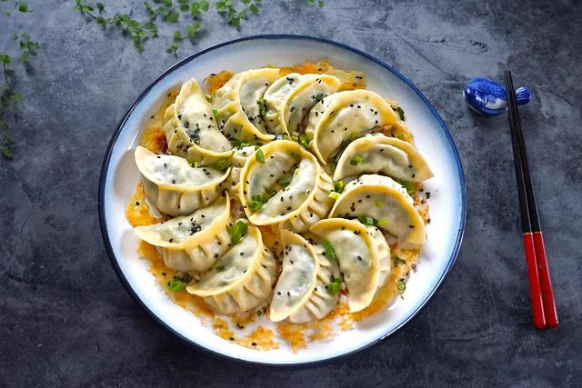 教你這樣做煎餃，又脆又香，學會了自己在家輕鬆做早餐