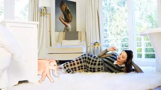 米蘭達·可兒胖了20斤但這條連衣裙“救”了她