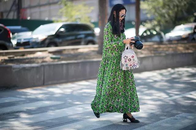 印花裙就買這幾件讓你穿過就戒不掉的美麗