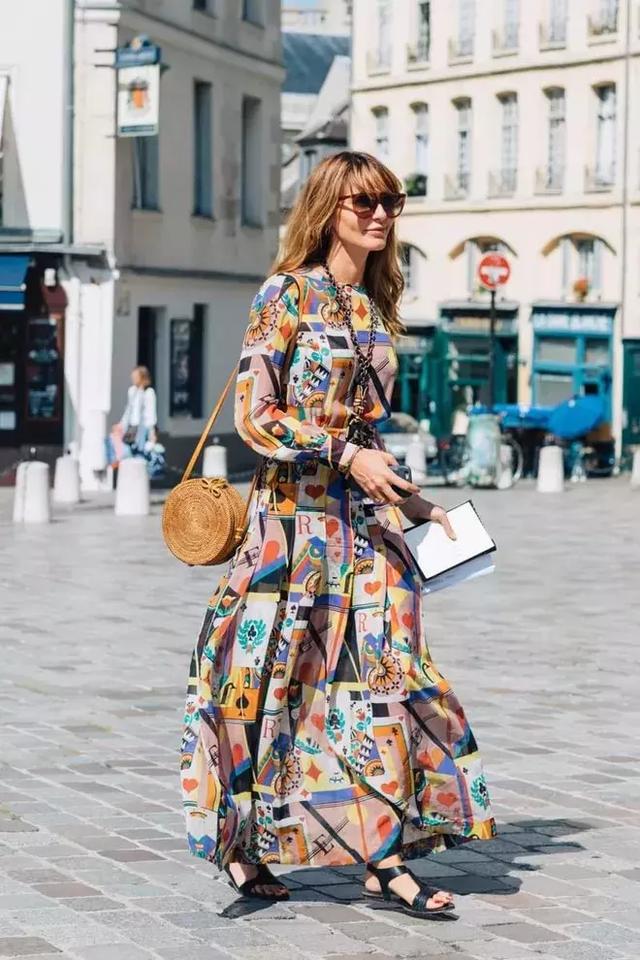 印花裙就買這幾件讓你穿過就戒不掉的美麗